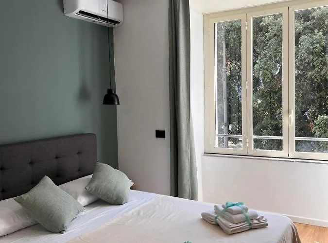Relais Cavour Affittacamere 4*