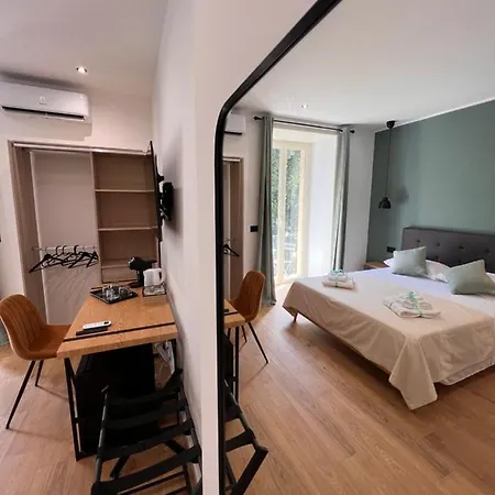 ゲストハウス Relais Cavour ナポリ
